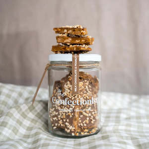 Easter: Confectionist Milk Chocolate & Peanut Toffee 85g
