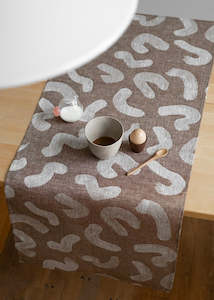 Udon Linen Table Runner, Brown