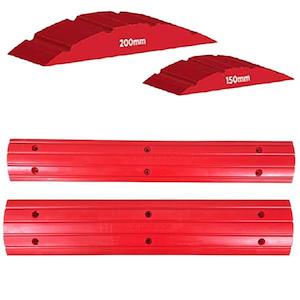 Spill Containment Drive Over Bunding: SpillTech UltraBund 200mm (W) x 32mm (H) x1m (L)