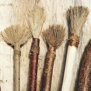 Otepoti Dunedin: Pencil brush (Ōtepoti)