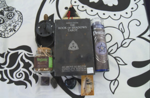 Books: The Book of SHADOWS TAROT