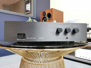 PLINIUS 8200 AMPLIFIER-BLACK 2ND HAND