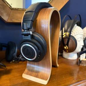 Hifi: AUDIO TECHNICA - ATHM50X BT2 BLUETOOTH STUDIO HEADPHONES - BLACK  2ND HAND