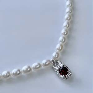 Art 1: BEBE MAE - PEARL DROPLET NECKLACE *NEW*