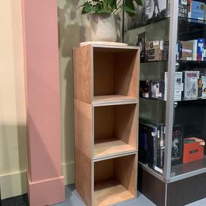 Hifi: RECORD BOX-WOODEN CUBED 2ND HAND