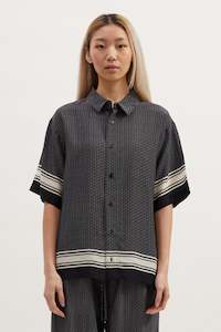 Silk: BLAKE BUTTON UP SHIRT - BLACK PRINT