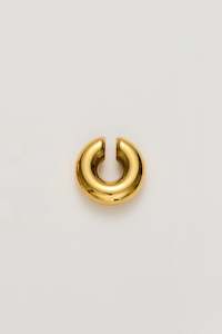Accessories: EMMY EAR CUFF - GOLD