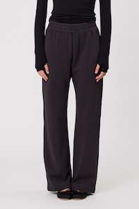 Fleece 1: REMAIN TRACKPANT - WASHED BLACK