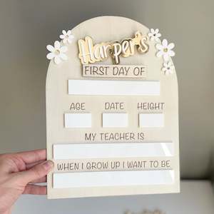 First/Last Day Board INTERCHANGEABLE | Gold Daisy Design