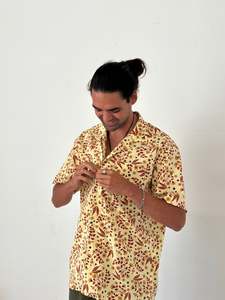 Tom Shirts: Tom Shirt - Retro Floral