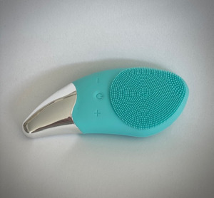 Facial Scrubber Renew Skin