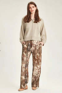 Pants: CAROLINE SILLS "Kyo Bennett" Pant