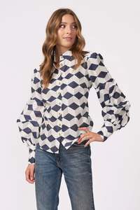 Tops: YVONNE BENNETTI "Delancy" Shirt