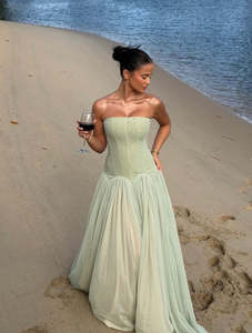 Size 6: White Fox Magic Muse Maxi
