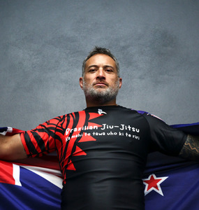 Products: Te Ara Rash Guard respectsports