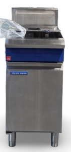 Commercial Cooking Equipment: Blue Seal GT46 Fryer - 855203