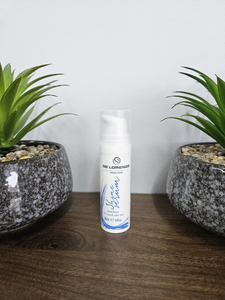 Products: Instant Allevi8 Anti-Frizz Shine Serum 30ml