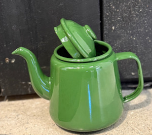 Teapot Enamelware Green 1.5 Litre | REVOLOGY