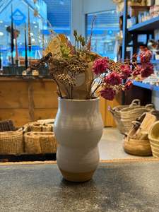 Living: Vanilla Wavy Vase | PB