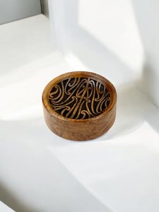 Under 50 00: Round Ring Dish - Puhoro Design - Native Timber - Small