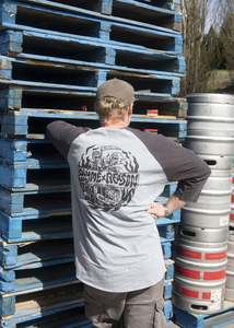 Merch: Raglan tee - Grey