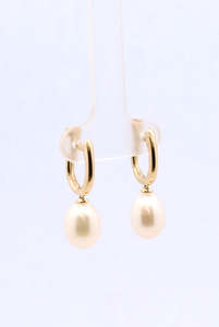 Gold pearl drop earrings