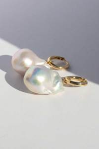 9ct Yellow Gold Baroque Pearl Earrings