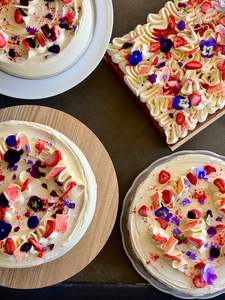 Cakes Cookies Slices: VANILLA BERRY CAKE