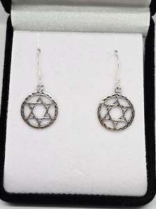 LOCATION_WESTFIELD MANUKAU: Pentacle Earrings