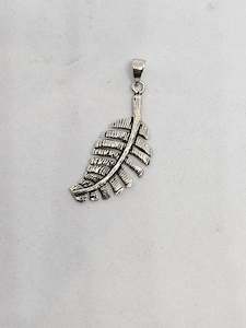 LOCATION_WESTFIELD MANUKAU: Feather Pendant