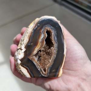 Crystal Pieces: Natural agate double sided pockets