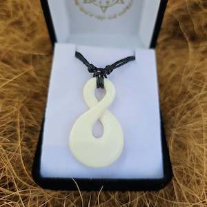 Handcarved Twist Bone Carving Pendant - Pikorua