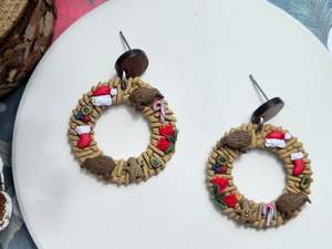 Hooks: Kiwi Christmas Weave Wreath Earrings