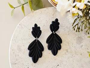 Daily Colour Black Arch Earrings