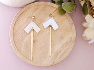 Stud Back: Daily Colour Arrow White Gold Dangle Earrings