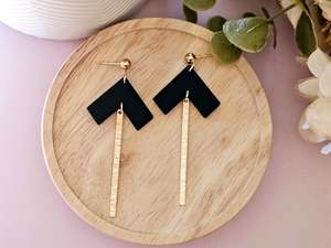 Daily Colour Arrow Black Gold Dangle Earrings