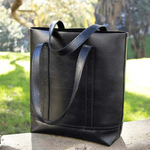 Bags: Weekender Tote - Black Leather