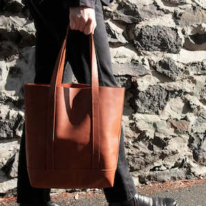 Weekender Tote - Tan Leather