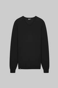 Knitwear: Merino Classic V Black