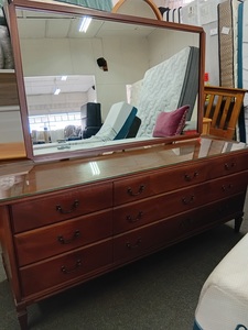 9dr dresser with mirror