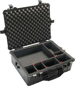 Large Case: 1600 Protector Case with TrekPak
