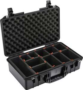 Pelican 1525 Air Case with TrekPak (Black)