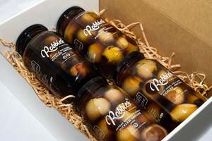 Pickled Onions: Bee Honey 4 pack Pickled Onions