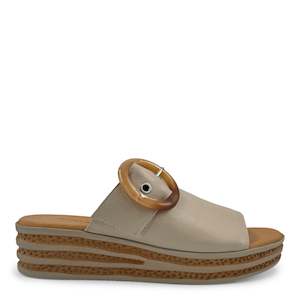 SANDALS: COSMOSO