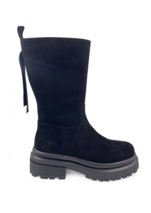Boots: ZELLA