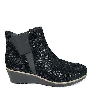 Ankle Boots: UZIEL