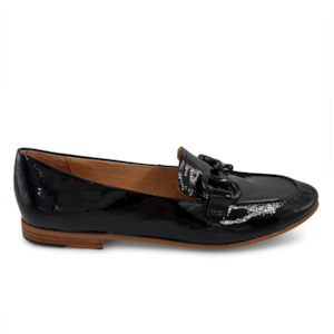 Loafers: UTA