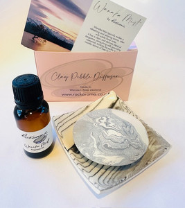 Products: BLACK & WHITE XL Square Clay Pebble Diffuser Set with Oil ROCKAROMA