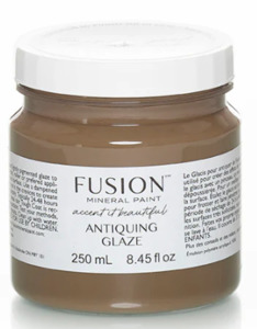 Fusion™ Mineral Paint Antiqing Glaze