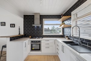 Products: Litevue Venetian Blinds